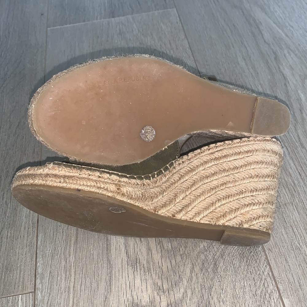 Banana Republic Wedge Espadrille Olive Green Size 7 - Picture 3 of 7